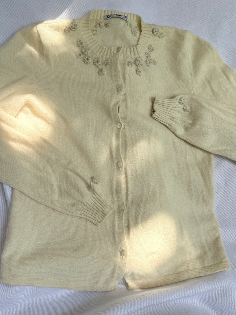 Vintage Valeria Zaccarelli 100% Cashmere Cream Embroidered Cardigan Italy Small